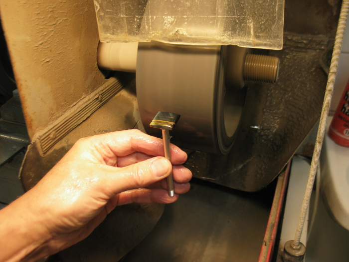 Hiomon aukiolo ja kurssit